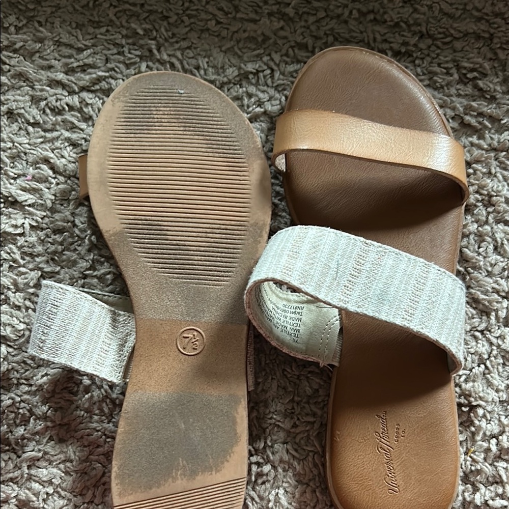 Universal Threads Sandal - Picture 3 of 6